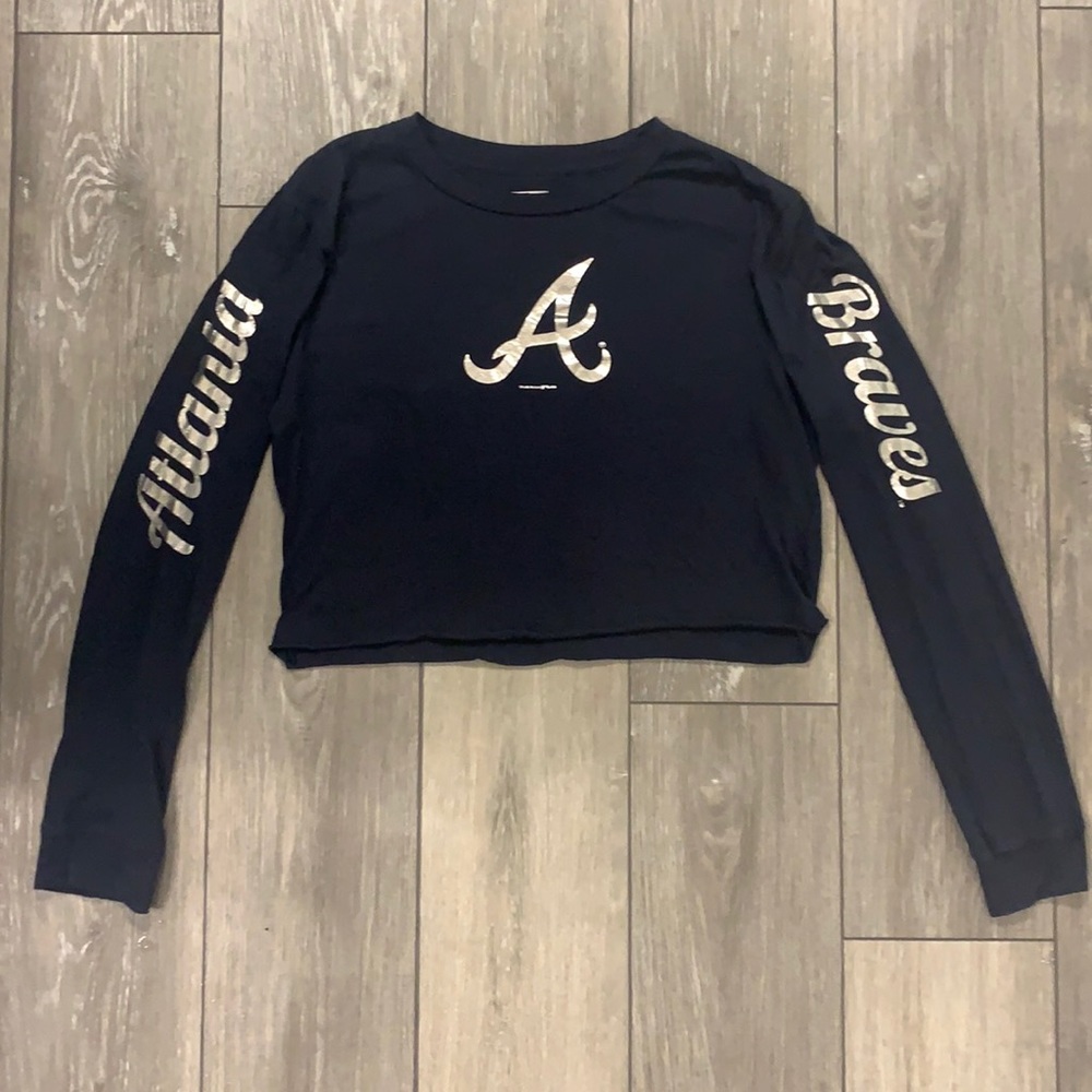 Atlanta Braves women’s crop long sleeve shirt